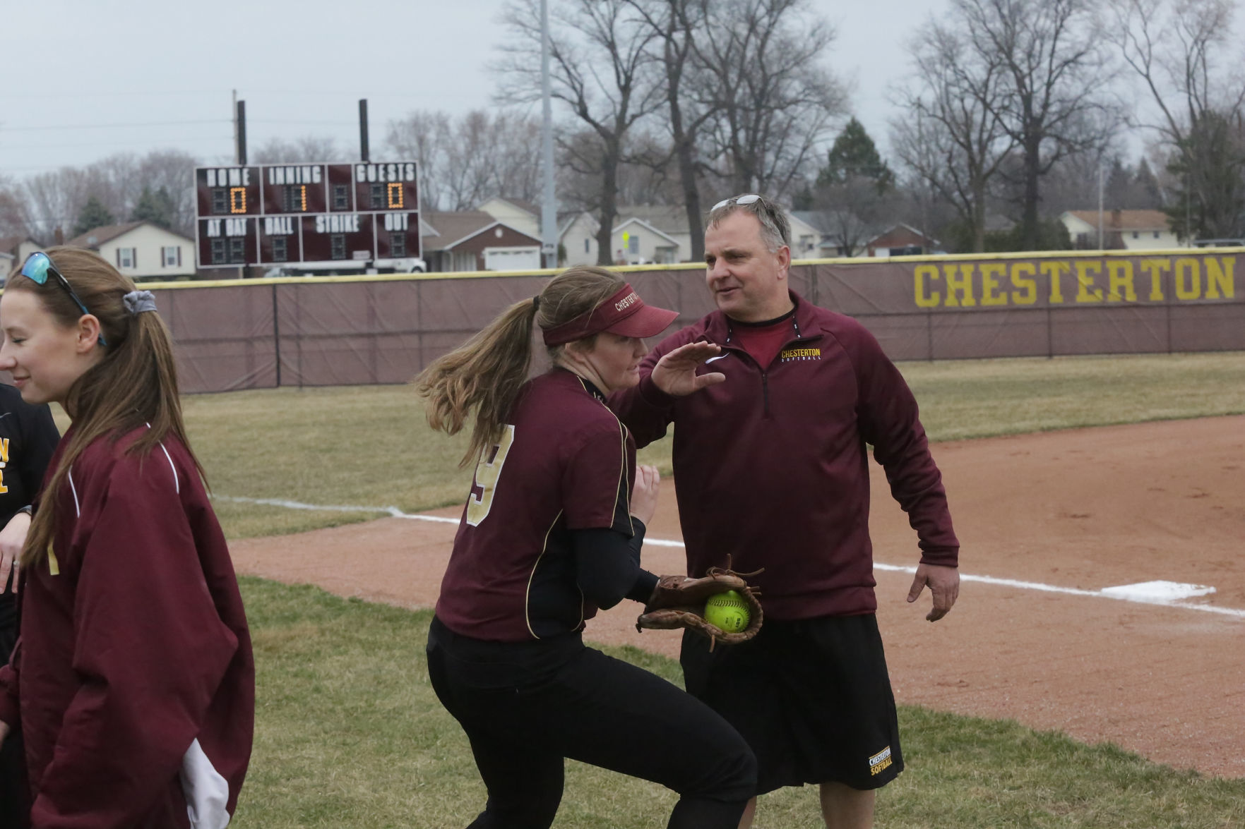 Gallery Bulldogs vs Trojans in softball